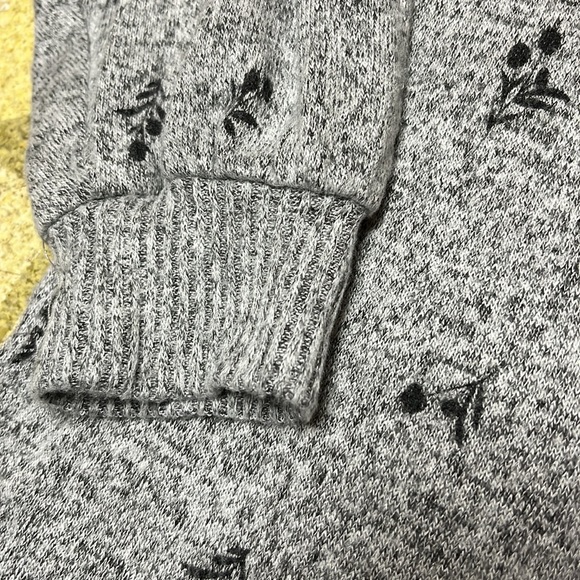 EUC B Collection by Bobeau soft sweater - Picture 3 of 12